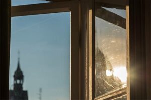 Kratzer entfernen aus Glasfenster in München