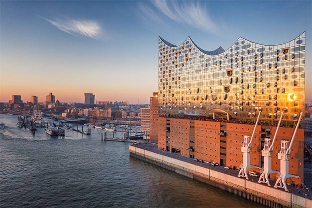 Elbphilharmonie Hamburg als Beispiel für Architektur aus Glas 